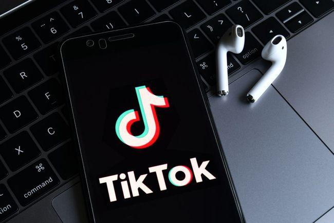 Tiktok Tests New Feature Of ‘Virtual Fitting Room’ 