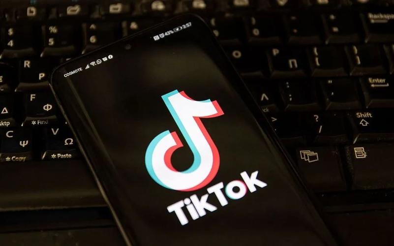 How TikTok's Algorithm Shapes Consumer Trends 